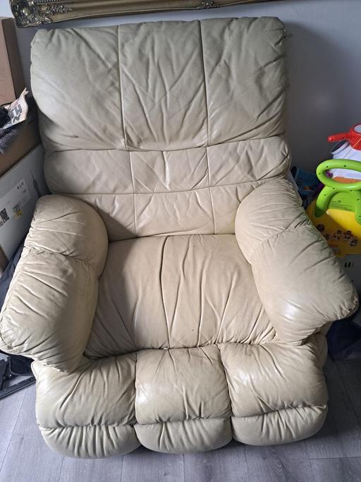 Buy & Sell Clapham South West London - Photos for Cream/Beige Leather Armchair