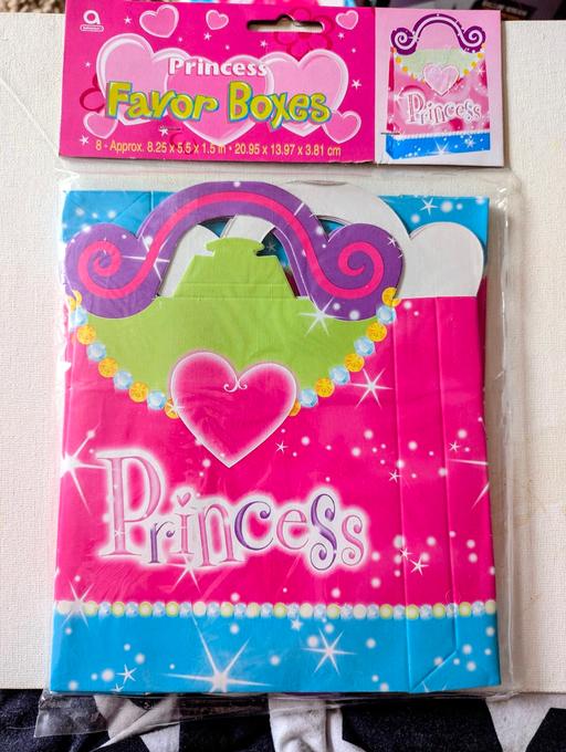 Classes Georgetown Blaenau Gwent - Photos for 8 Princess favor boxes size 8.25 5.5