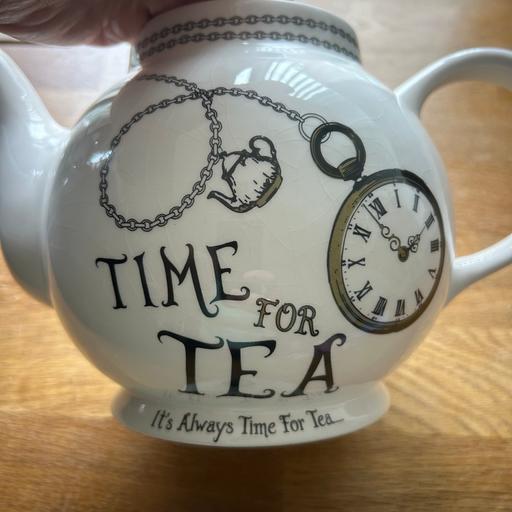 Buy & Sell Minworth Trade Park Birmingham - Photos for Alice in Wonderland. Time for tea large teapo