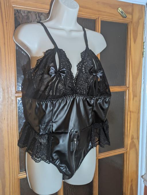 Buy & Sell Lower Sydenham South East London - Photos for Plus Size Lace V Neck Faux Leather Bodysuit