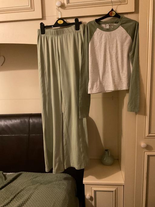 Buy & Sell Tipton Sandwell - Photos for Wide leg trousers and top