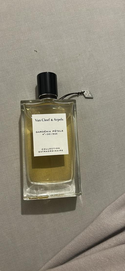 Buy & Sell All Saints East London - Photos for Van cleef perfumes