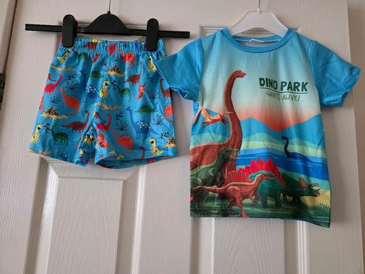 Buy & Sell Blackpool Town Centre Blackpool - Photos for Dinosaur shorts & t shirt set age 4 yrs NEW
