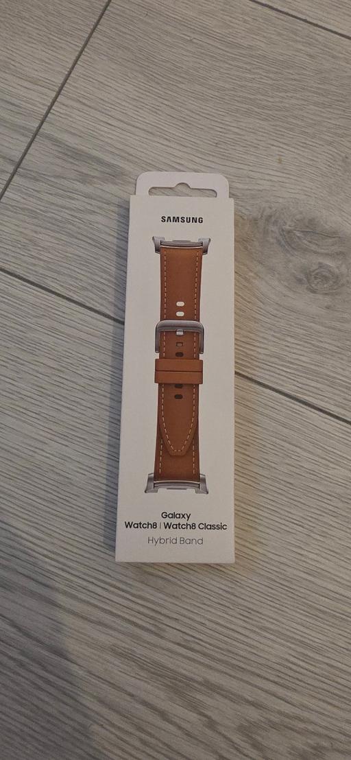 Buy & Sell Wapping East London - Photos for Galaxy watch 8 leather hybrid strap