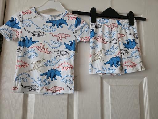 Buy & Sell Blackpool Town Centre Blackpool - Photos for Dinosaur shorts & t shirt set age 4 yrs NEW