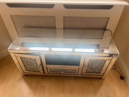 Buy & Sell Dunstable Central Bedfordshire - Photos for Glass silver crushed diamond tv stand