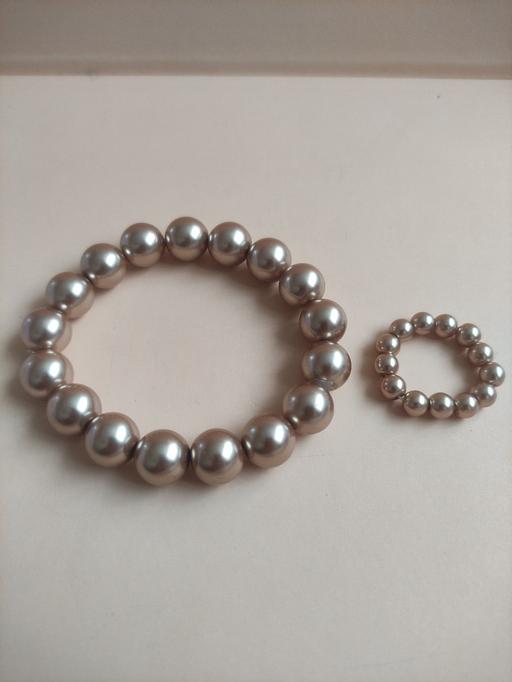 Buy & Sell Grafton Street Industrial Estate West Northamptonshire - Photos for Beautiful pearl bracelet and ring set
