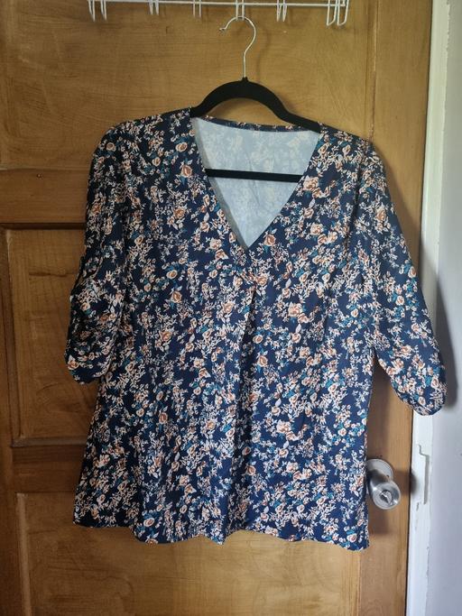 Buy & Sell Woodgate Birmingham - Photos for Shein blue floral blouse Size L