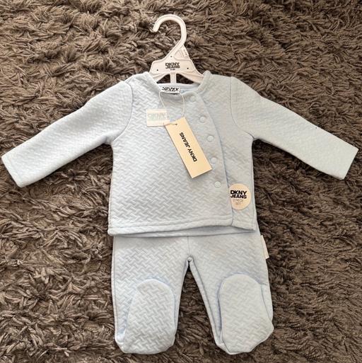 Buy & Sell Forest Hill South East London - Photos for DKNY JEANS 2piece set 0-3 months