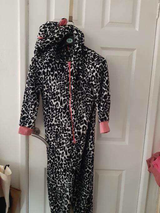 Buy & Sell South Hylton Sunderland - Photos for girls onsie