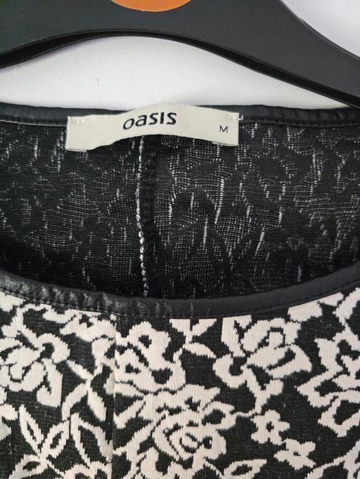 Buy & Sell Tividale Sandwell - Photos for Oasis flock ladies top - medium