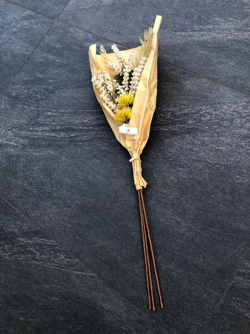 Buy & Sell Turnford Broxbourne - Photos for FAUX FLOWER BUNDLE