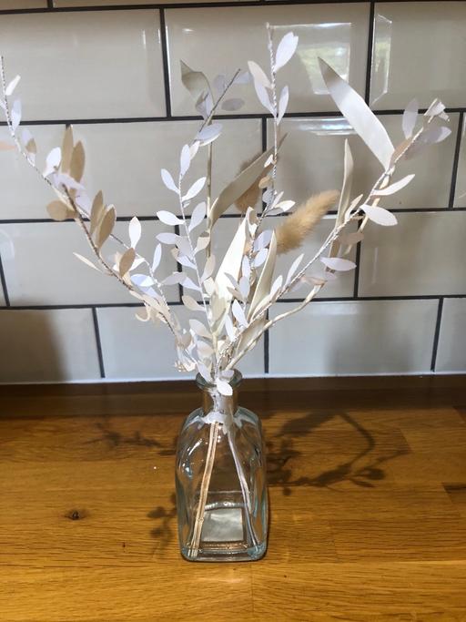 Buy & Sell Turnford Broxbourne - Photos for ARTIFICIAL PLANT IN GLASS VASE