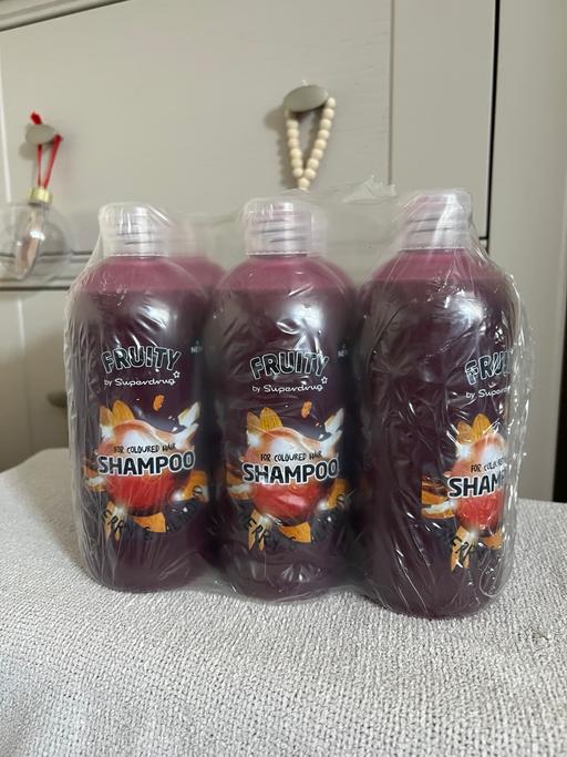 Buy & Sell Easington Lane Sunderland - Photos for 5 Large Bottles Shampoo ( New )
