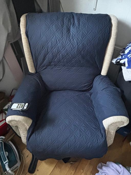 Buy & Sell Eden Park South East London - Photos for HSL RECLINER CHAIR