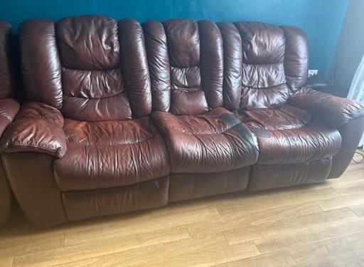 Buy & Sell Tottenham North London - Photos for DFL real leather declining 3 seat sofa
