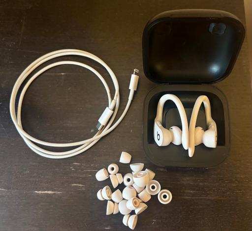 Buy & Sell Clapham South West London - Photos for Beats Powerbeats Pro Wireless Earphones