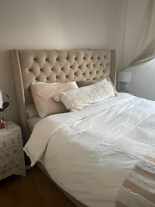 Buy & Sell North Kensington West London - Photos for King size beige velvet ottoman bed frame