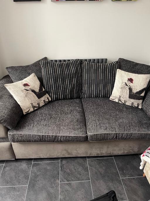 Buy & Sell Albany Park South East London - Photos for Large 2 seater sofa