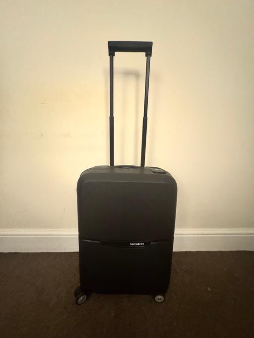Buy & Sell Kennington South East London - Photos for Samsonite suitcase for sell