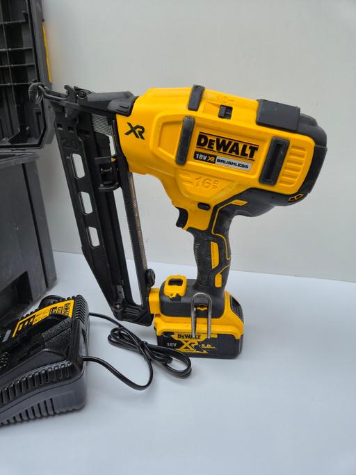 Buy & Sell Yew Tree Estate Sandwell - Photos for Dewalt DCN660 18V Brushless Second Fix Nailer
