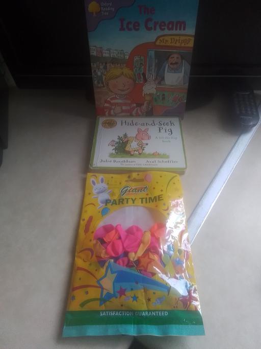 Buy & Sell Aldridge Walsall - Photos for TWO BOOKS AND BAG OF BALLONS