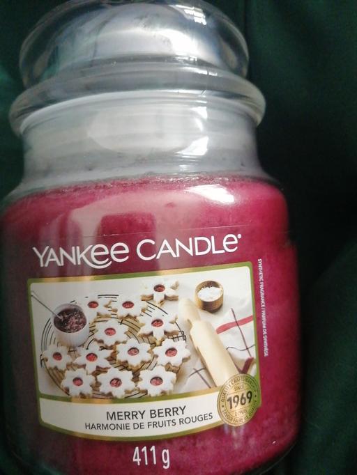 Buy & Sell Dosthill Tamworth - Photos for YANKEE CANDLE MEDIUM JAR