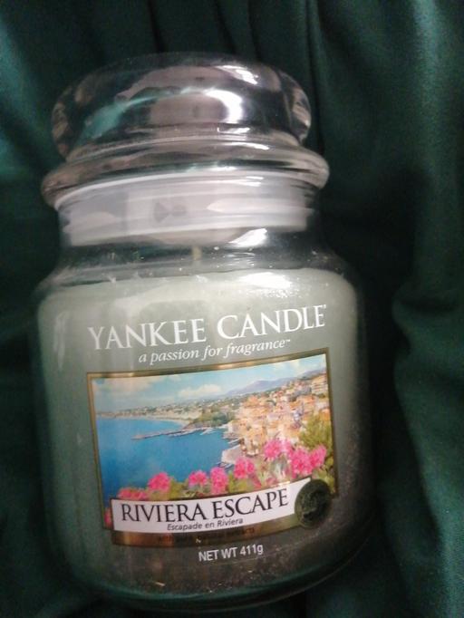 Buy & Sell Dosthill Tamworth - Photos for YANKEE CANDLE MEDIUM JAR.