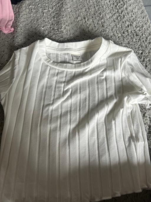 Buy & Sell Alverley Doncaster - Photos for 8 years girl tops bundle