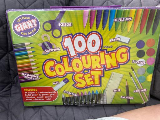 Classes Sutton Coldfield Birmingham - Photos for 100 piece colouring set