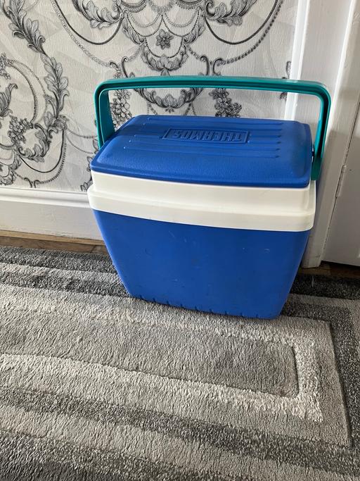 Buy & Sell Woodsetton Dudley - Photos for Large Thermos cool box