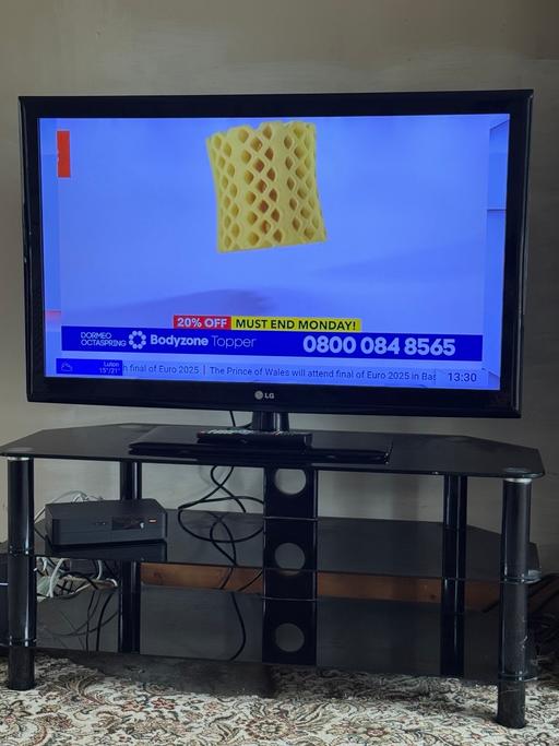 Buy & Sell Aldridge Walsall - Photos for LG TV with remote control and black tv stand