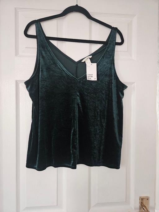 Buy & Sell Newton Doncaster - Photos for H&M top, size large..NEW with tags.