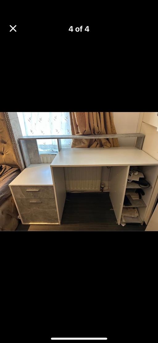 Buy & Sell Wembley Brent - Photos for White and grey desk