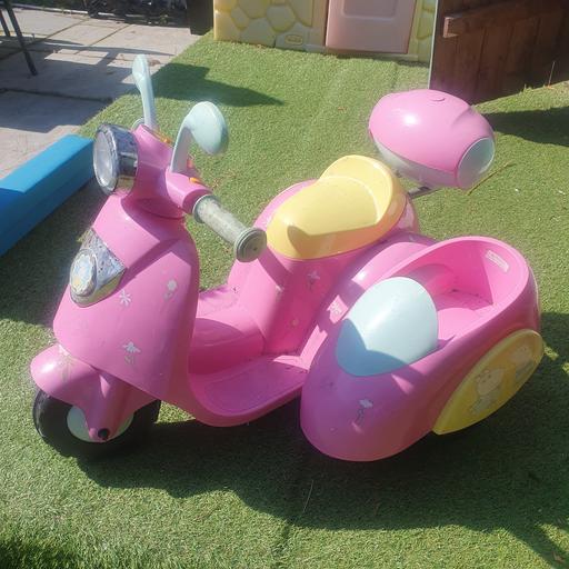 Buy & Sell Mollington Cheshire West and Chester - Photos for Kids Peppa Pig Electric car scooter