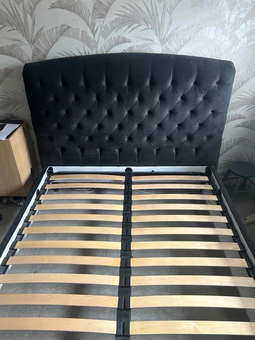 Buy & Sell Little Town Kirklees - Photos for Velvet Grey Luxury King Sized Bed