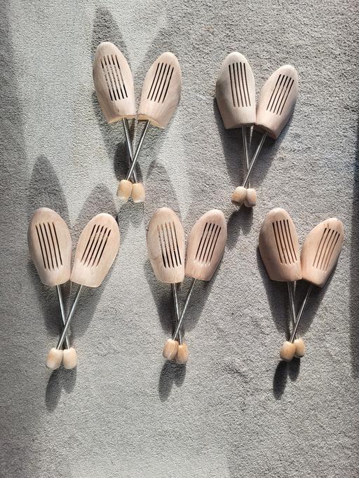 Buy & Sell Newham East London - Photos for 5 Pairs of Shoe Trees - UK size 6 to 8