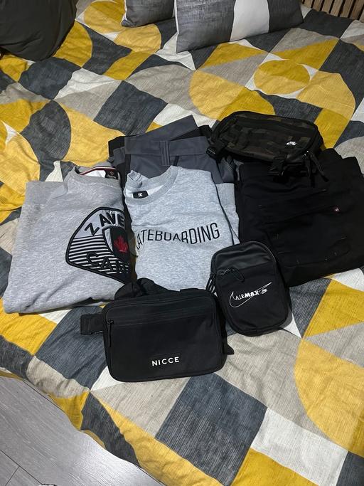 Buy & Sell Kimberworth Rotherham - Photos for Bundle of clothes and accessories.