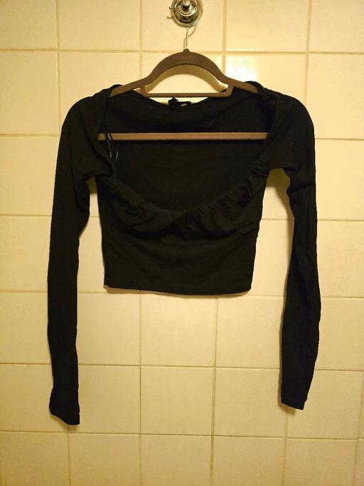 Buy & Sell Greenwich South East London - Photos for Pull & Bear Long Sleeve Cropped Top In Black
