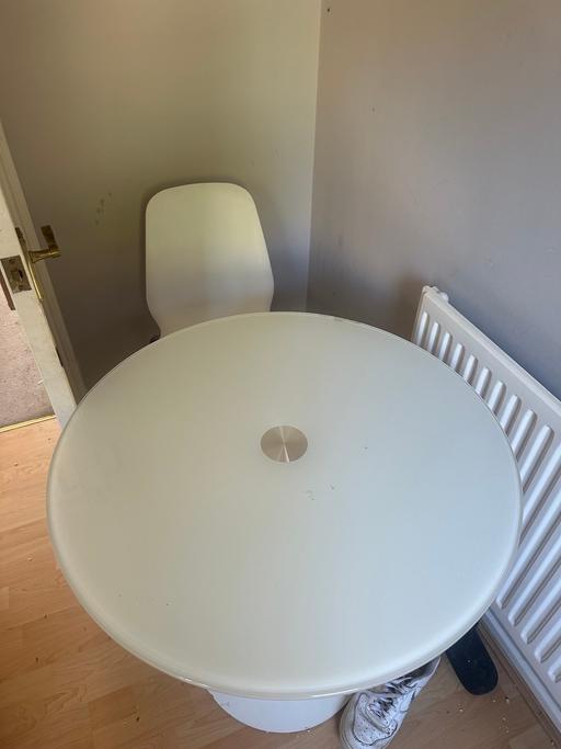 Buy & Sell Market Harborough Harborough - Photos for Ikea Glass top table and chair