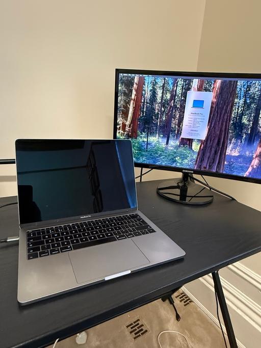 Buy & Sell Bardsley Oldham - Photos for Apple MacBook Pro 2017 (SPARES/REPAIR)