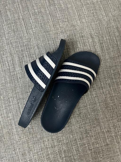 Buy & Sell Old Ford East London - Photos for Adidas Navy Sliders
