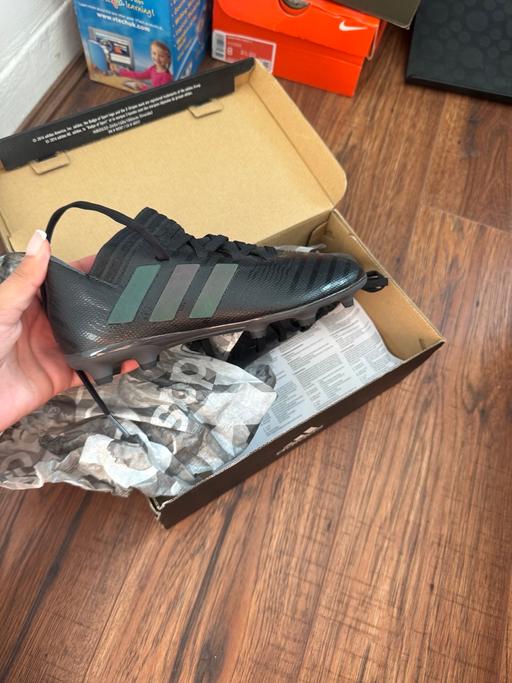 Buy & Sell Elephant and Castle South East London - Photos for Kids Football boots