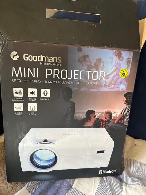 Buy & Sell Thornliebank Glasgow - Photos for Projector breaks new in box