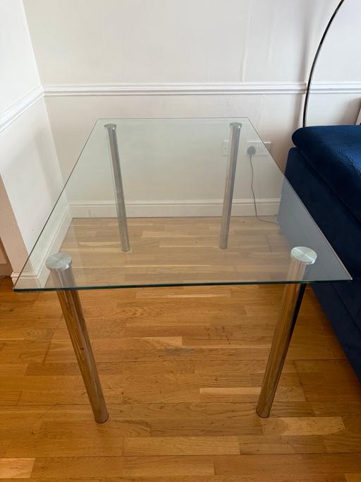 Buy & Sell Brentford Hounslow - Photos for Glass Dining Table with Chrome Legs - Used