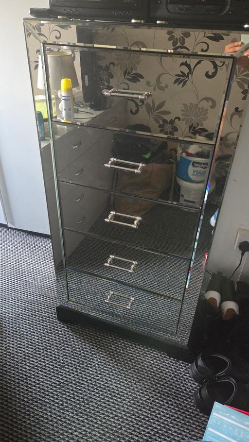 Buy & Sell Brixton South East London - Photos for Selling Glass Chesterdraws + Bedside Table