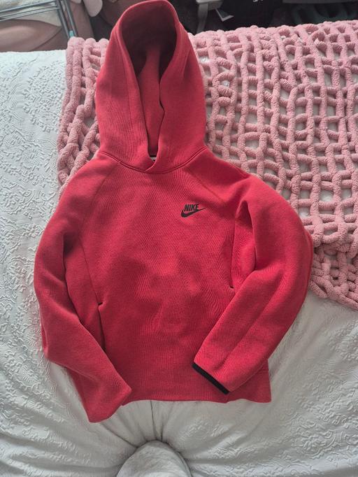 Buy & Sell Quine`s Hill Douglas - Photos for Red Nike tech fleece top and bottom age 8- 10