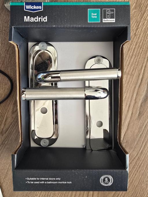 Buy & Sell Dudley Port Sandwell - Photos for bathroom door handles x2
