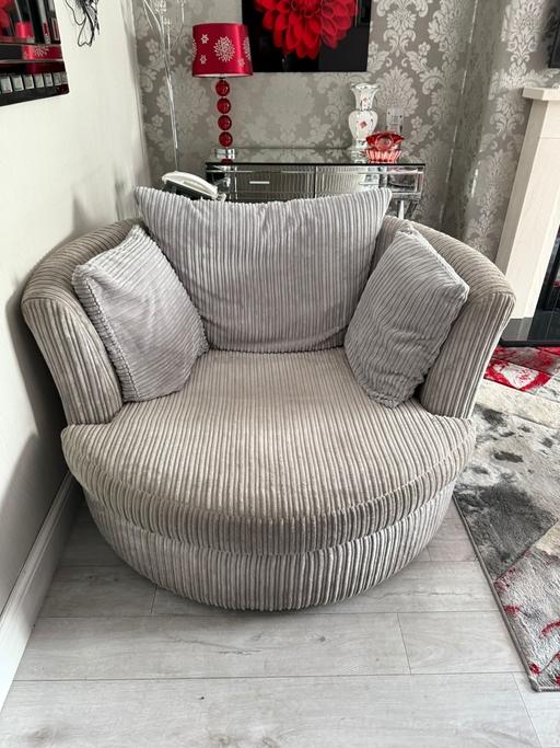 Buy & Sell West Derby Liverpool - Photos for Swivel Chair excellent condition