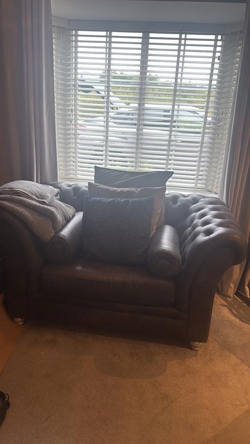 Buy & Sell Moss Industrial Estate Wigan - Photos for Sofa and chair